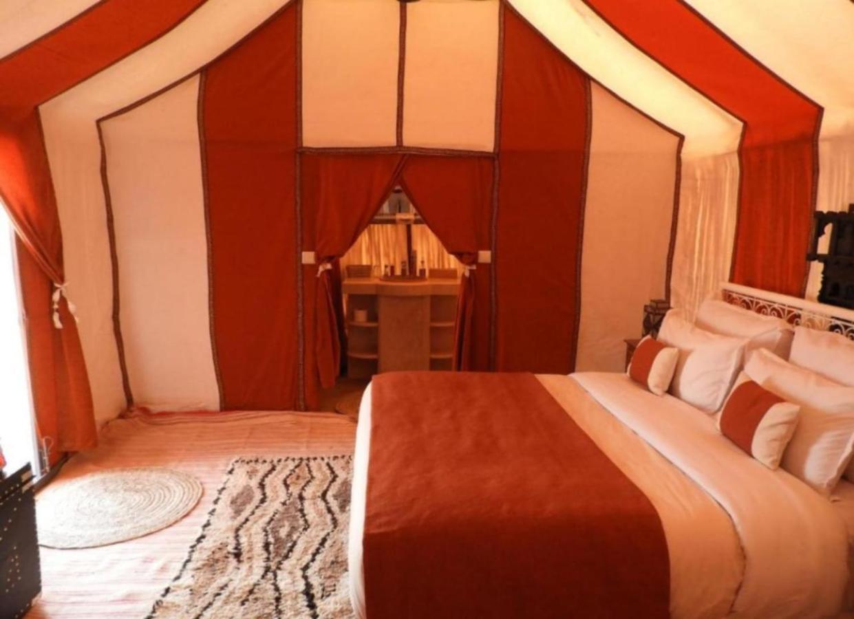 Desert Paradise Luxury Camp Merzouga Esterno foto